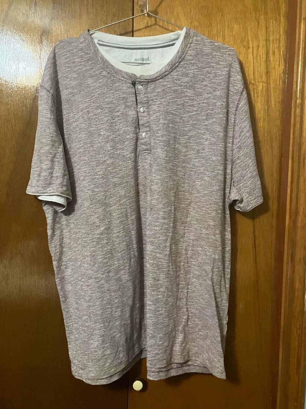 Method Men's X-Large Gray and White Striped Short Sleeve Henley T-Shirt